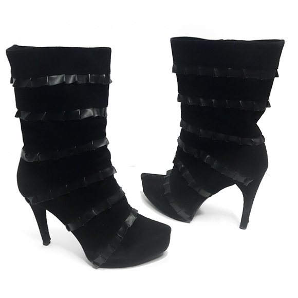 Penny Loves Kenny Shoes - Penny Loves Kenny•Black Slat Leather Boots 8.5